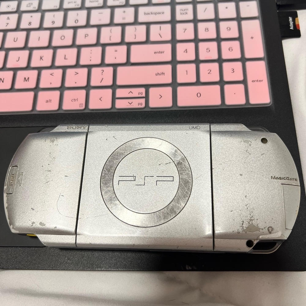Sony PSP Handheld for Parts and Repair - Picture 3 of 3